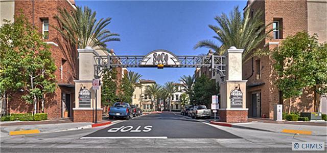 Fullerton – Soco Walk Community 2 Beds + 2 Full Baths / 1,550 sq.ft. Loft / $2,250 [LEASED]