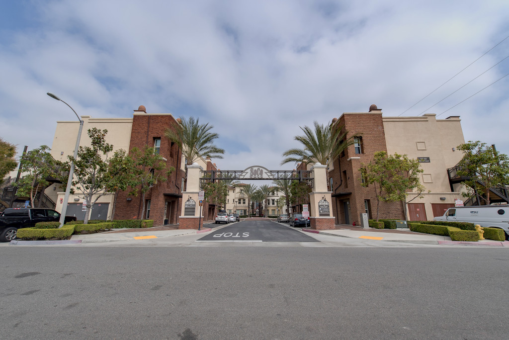 Fullerton – Soco Walk Community 2 Beds + 2 Baths Loft with Private Elevator / $2500 [LEASED]