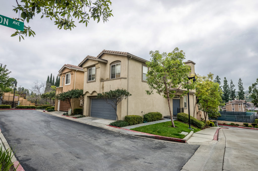 La Habra – 3 Beds + 2.5 Baths plus Loft / Gated Community / 1,715 sq.ft. / $530,000 [SOLD]